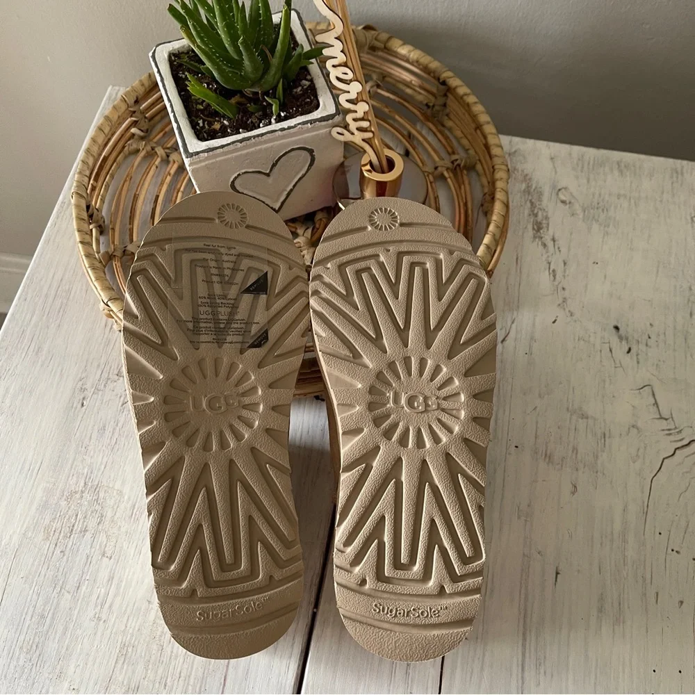UGG Ultra Mini Classic Boot - Driftwood - Picture 9 of 12